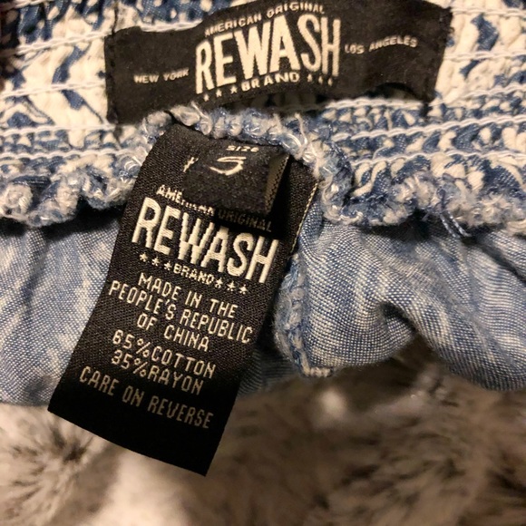 Rewash Smocked Beach Short - Picture 2 of 5